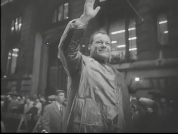 Fotoausschnitt aus der Wochenschau vom 17. Februar 1959: Das Video zeigt den Besuch von Willy und Rut Brandt in New York 1959.