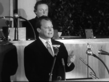 Fotoausschnitt aus der Neuen Deutschen Wochenschau vom 25. Oktober 1960 anlässlich des zehnjährigen Jubiläums der Freiheitsglocke.