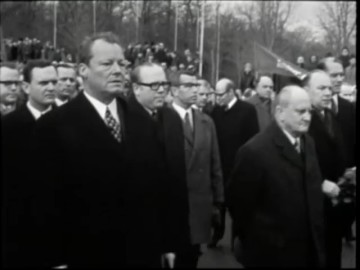 Fotoausschnitt aus der Wochenschau vom 24. März 1970 zu Willi Brandts Besuch in Erfurt.