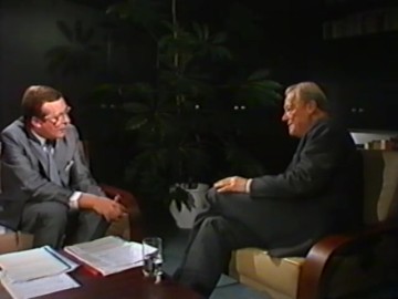 Fotoausschnitt aus einem Interview von Horst Schättle mit Willy Brandt für die ZDF-Sendung „Zeugen des Jahrhunderts“ im Dezember 1988, zur Frage, was man im Exil über den Holocaust wusste.