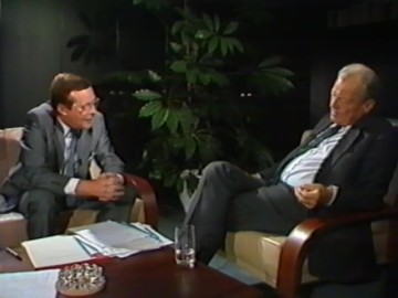 Fotoausschnitt aus einem Interview von Horst Schättle mit Willy Brandt für die ZDF-Sendung „Zeugen des Jahrhunderts“ im Dezember 1988 in dem Brandt seinen größten Erfolg schildert.